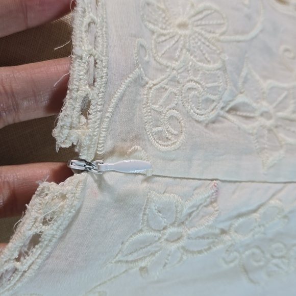 Yoana Baraschi Elegant Cream Lace Maxi Dress - Picture 10 of 11